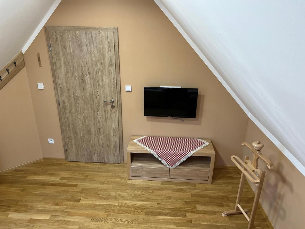 Ubytovani Arrow Lesna  Exterior photo